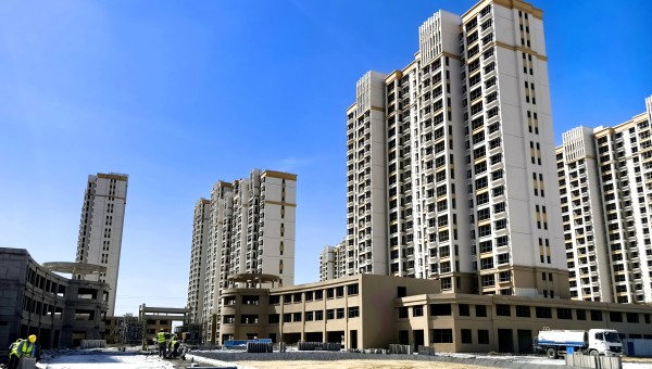 為推動(dòng)黨建工作深度融入中心任務(wù)，充分激發(fā)全員干事創(chuàng)業(yè)活力，全力推進(jìn)項(xiàng)目復(fù)工復(fù)產(chǎn)，近日，蘭州新區(qū)職投公司黨支部、甘肅建投新區(qū)公司第一黨支部、西部市政建設(shè)集團(tuán)三公司黨支部聯(lián)合開展了“黨建引領(lǐng)強(qiáng)引擎百日攻堅(jiān)